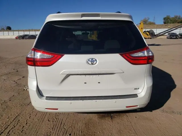 2015 TOYOTA SIENNA XLE  