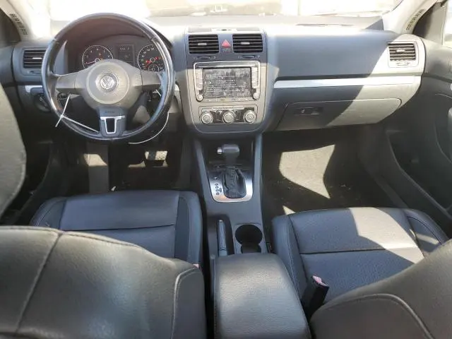 2010 VOLKSWAGEN JETTA SE  
