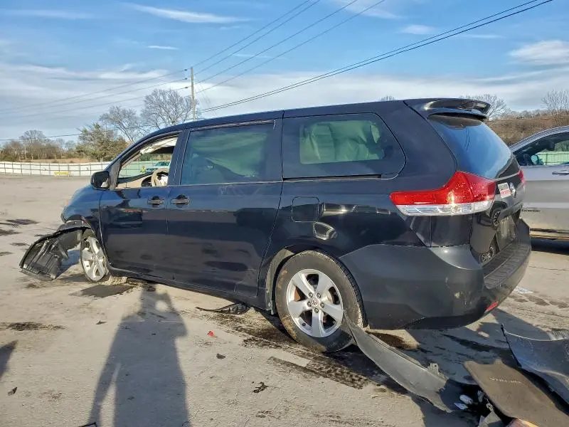 2011 TOYOTA SIENNA   