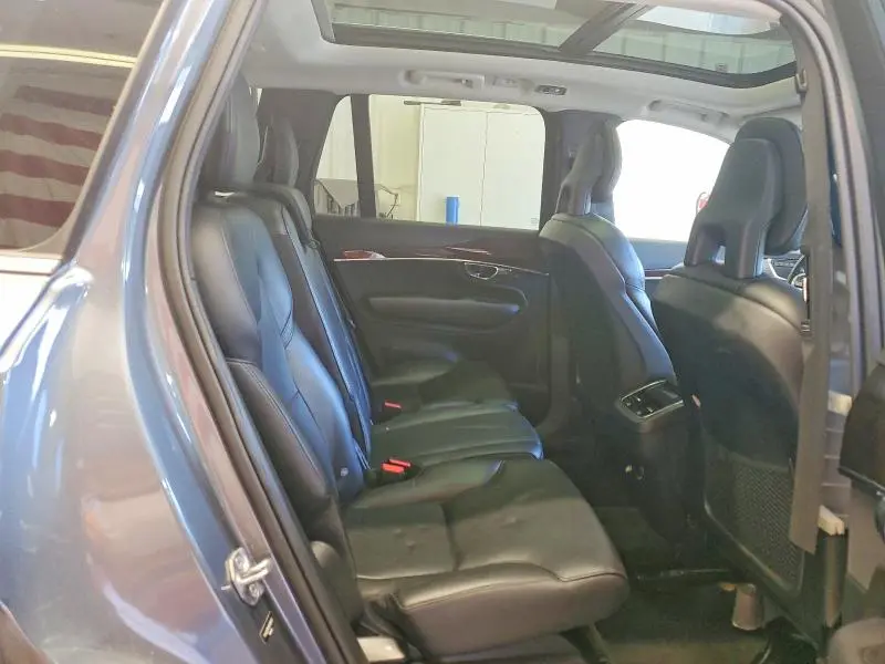 2016 VOLVO XC90 T6  