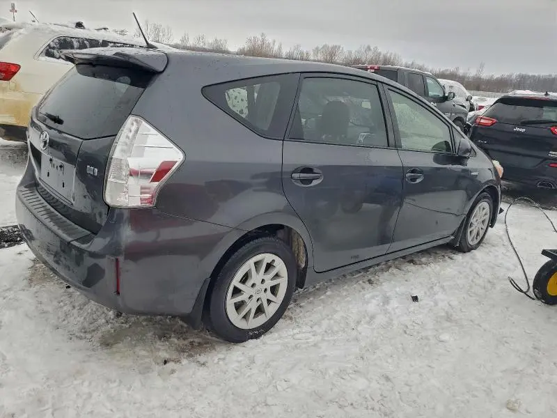 2013 TOYOTA PRIUS V   