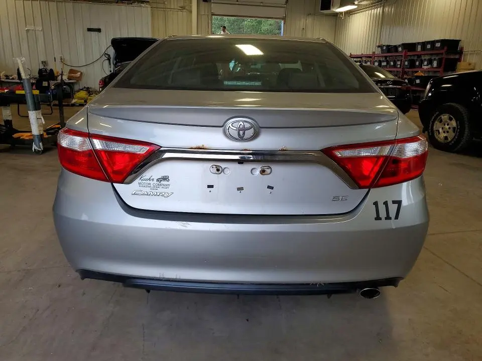 2017 TOYOTA CAMRY SE  
