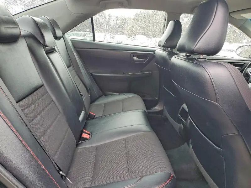 2017 TOYOTA CAMRY SE  