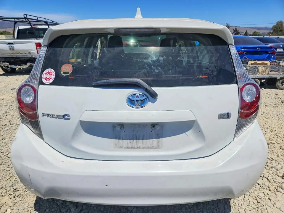 2015 TOYOTA PRIUS C ONE  