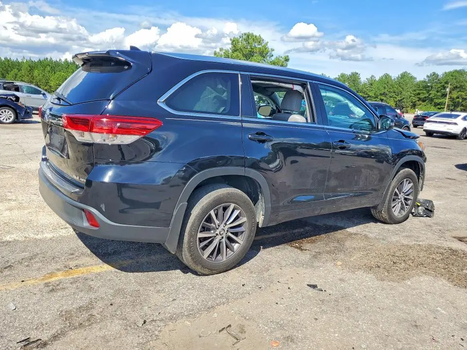 2017 TOYOTA HIGHLANDER XLE  