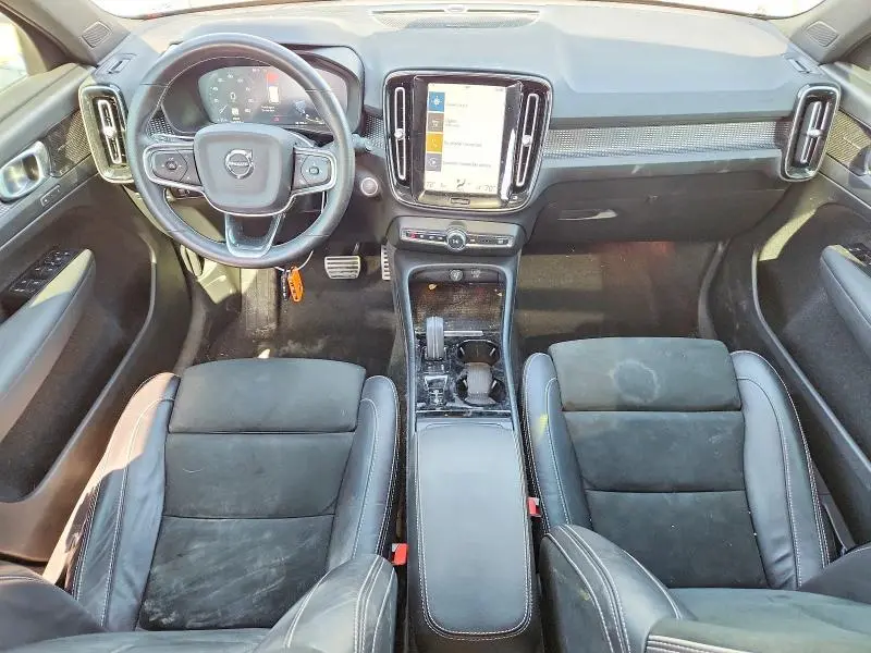 2021 VOLVO XC40 T5 R-DESIGN  