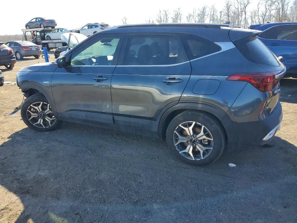 2023 KIA SELTOS EX  