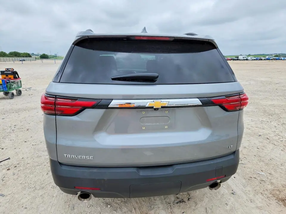 2023 CHEVROLET TRAVERSE LT  