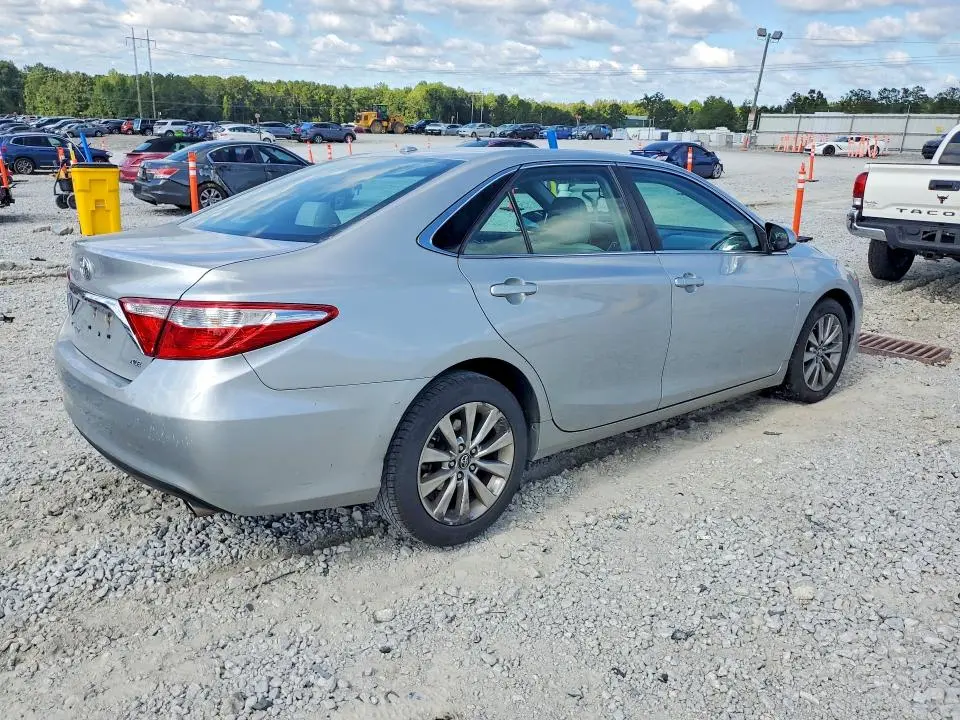 2016 TOYOTA CAMRY XLE  