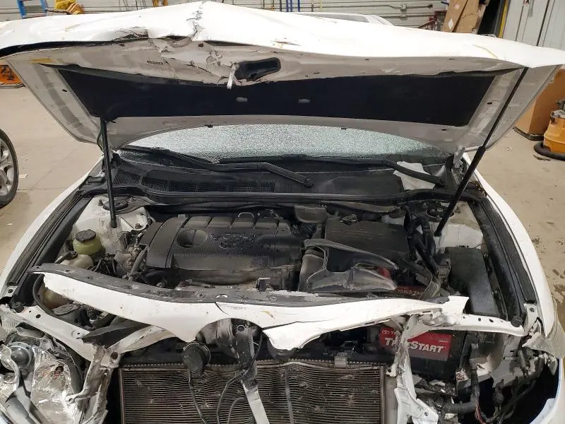 2011 TOYOTA CAMRY XLE  