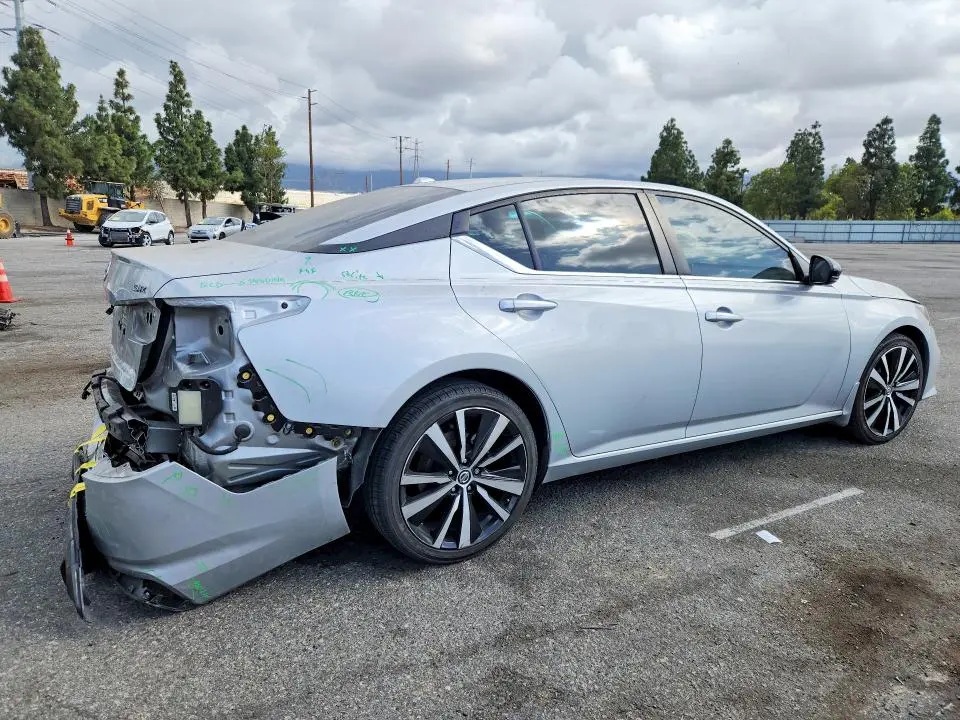 2021 NISSAN ALTIMA SR  