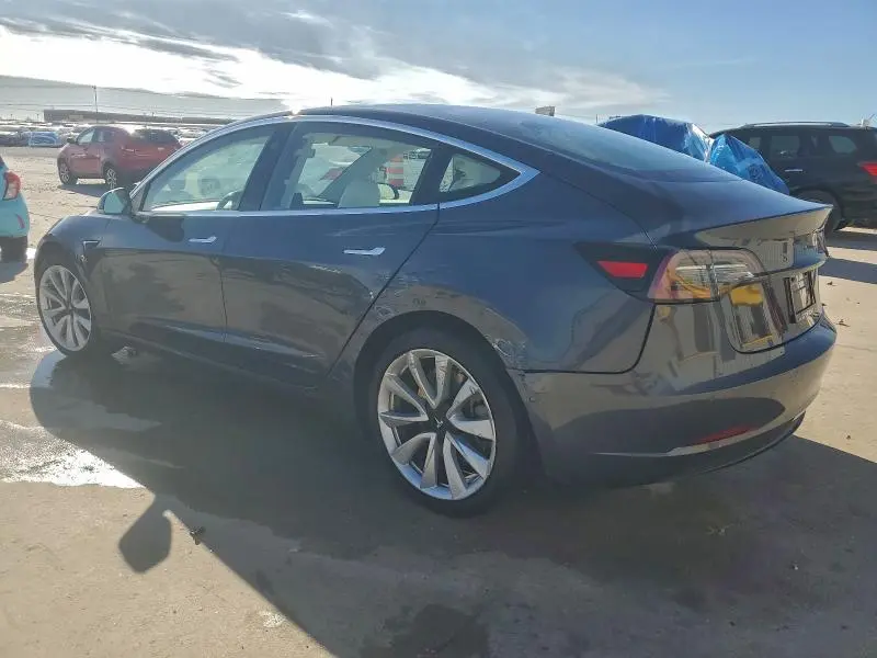 2018 TESLA MODEL 3   