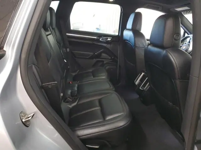 2017 PORSCHE CAYENNE   