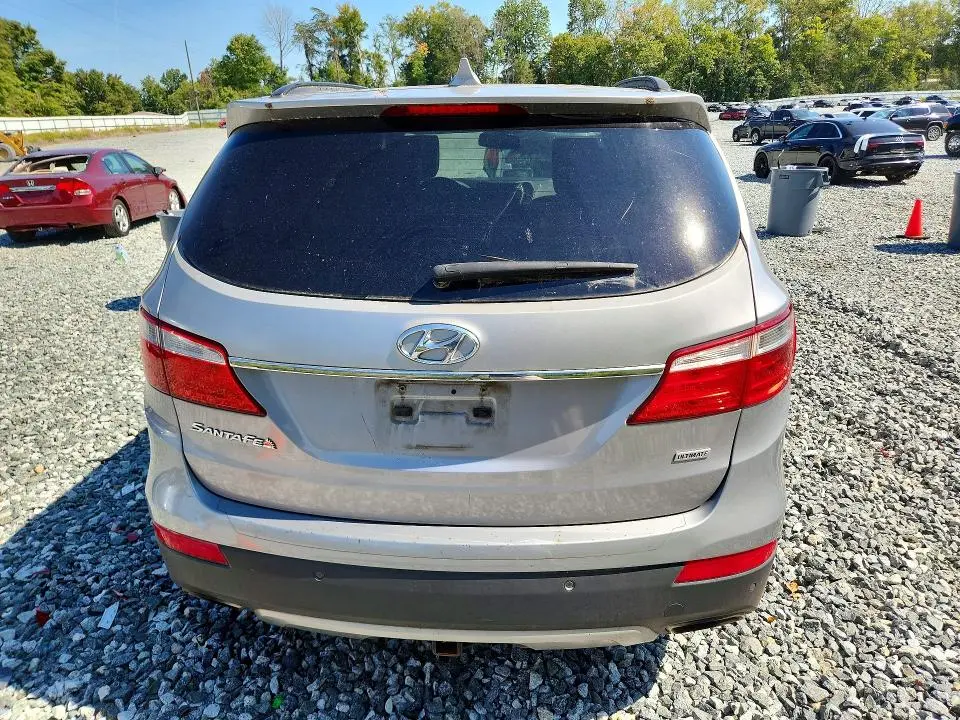2016 HYUNDAI SANTA FE SE  