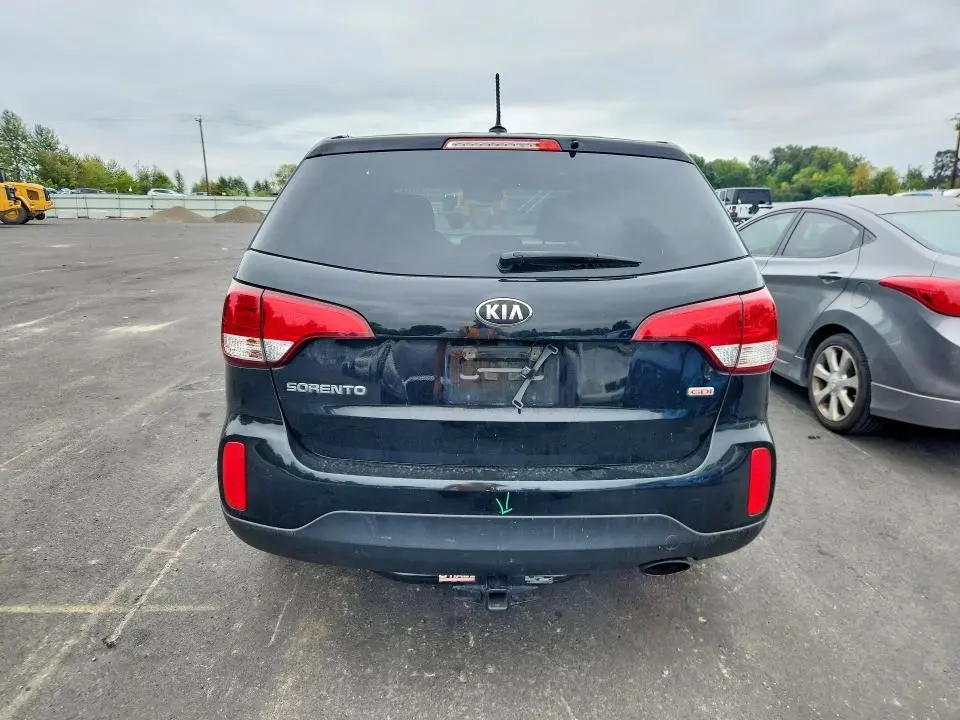 2014 KIA SORENTO LX  