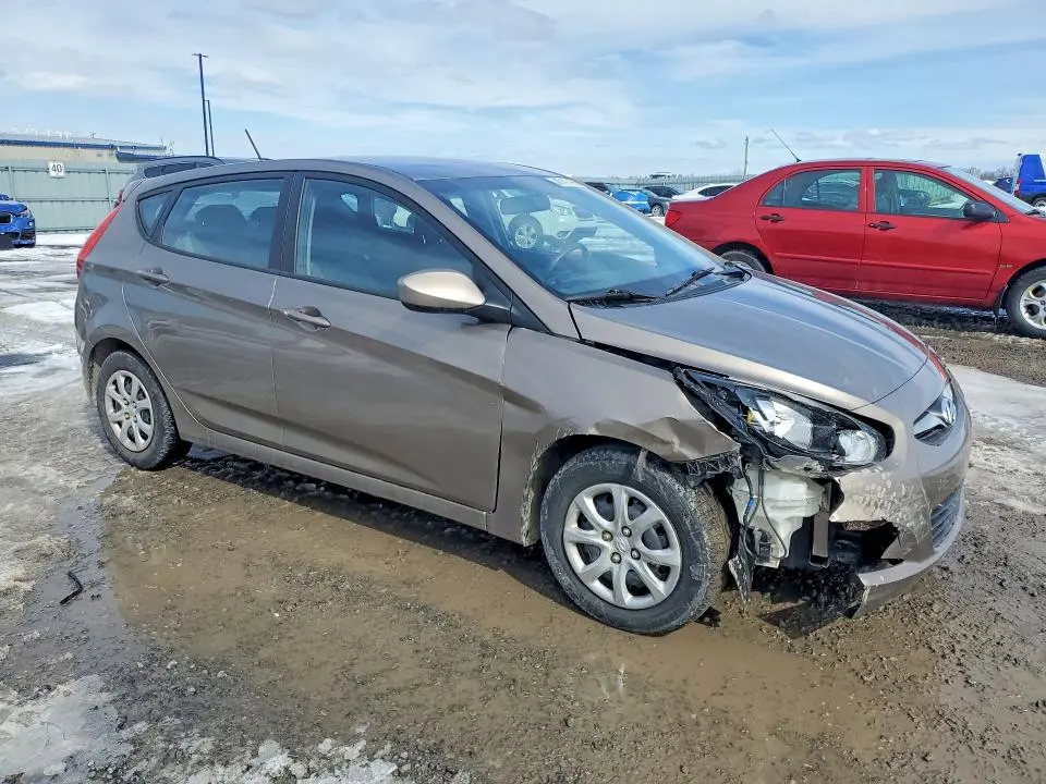 2013 HYUNDAI ACCENT GS  