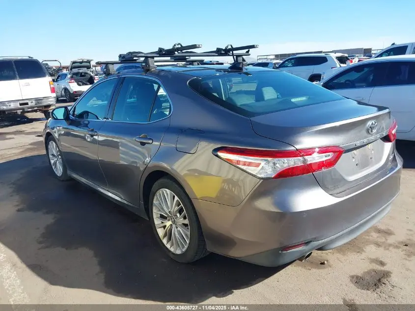 2018 TOYOTA CAMRY XLE V6