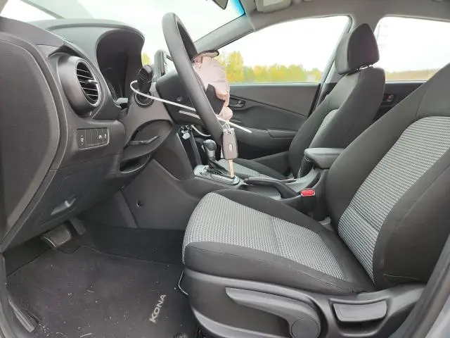 2020 HYUNDAI KONA SE  