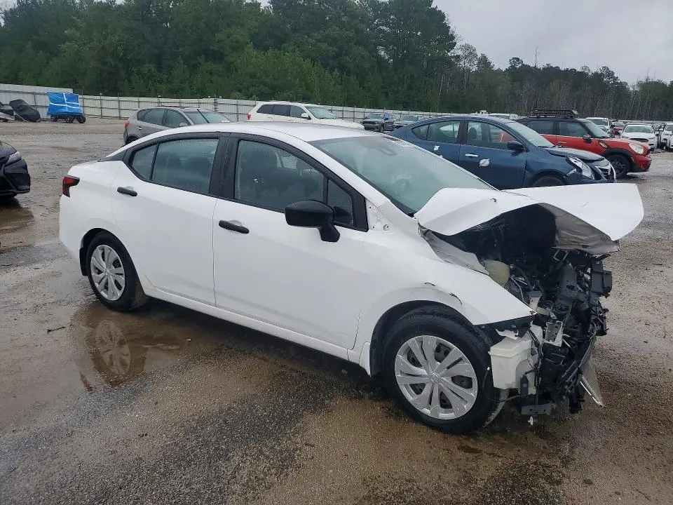 2020 NISSAN VERSA S  