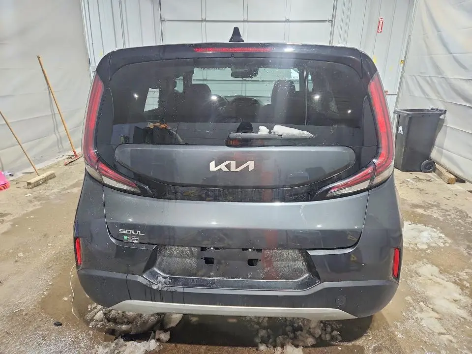 2023 KIA SOUL LX  