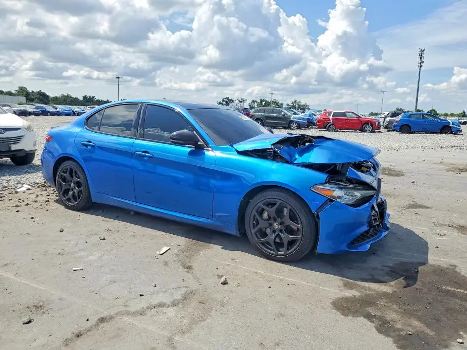 2021 ALFA ROMEO GIULIA SPORT  