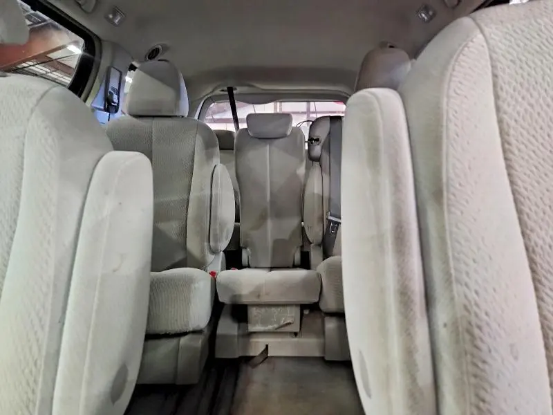 2012 TOYOTA SIENNA LE  