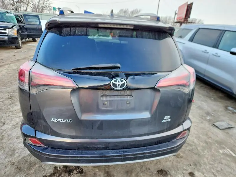 2017 TOYOTA RAV4 SE  