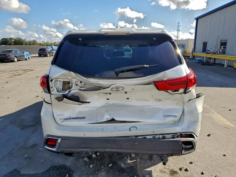 2018 TOYOTA HIGHLANDER LIMITED  