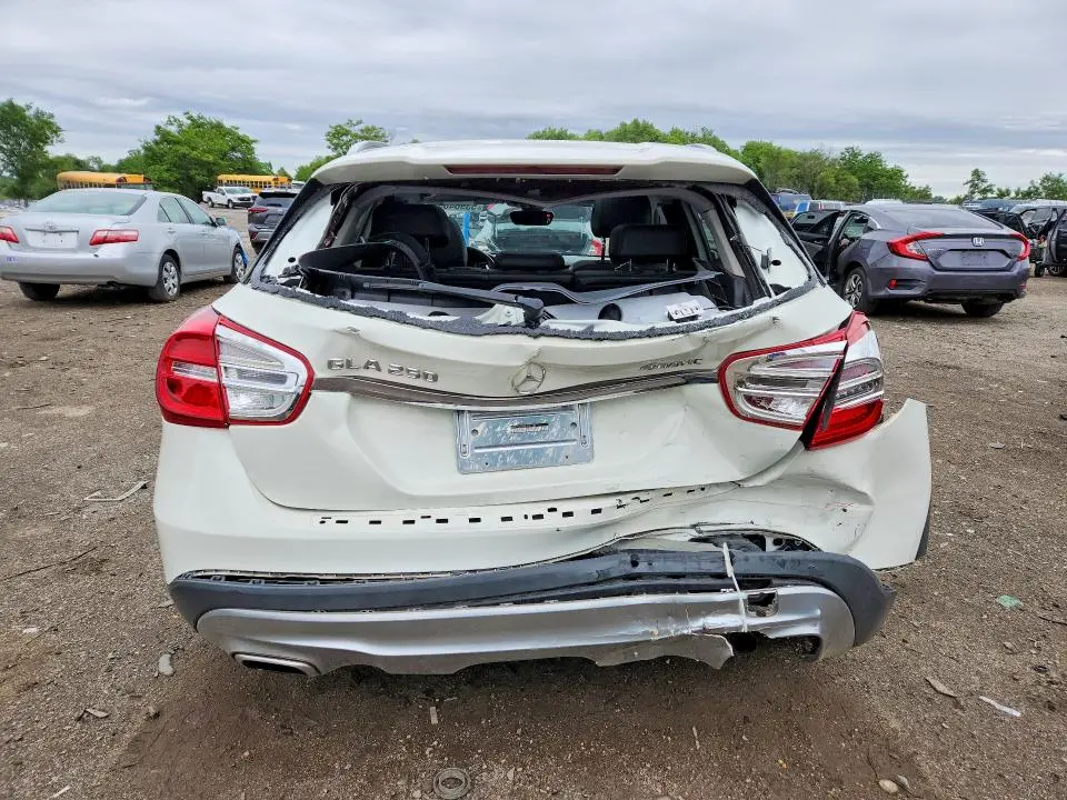 2015 MERCEDES-BENZ GLA 250 4MATIC  
