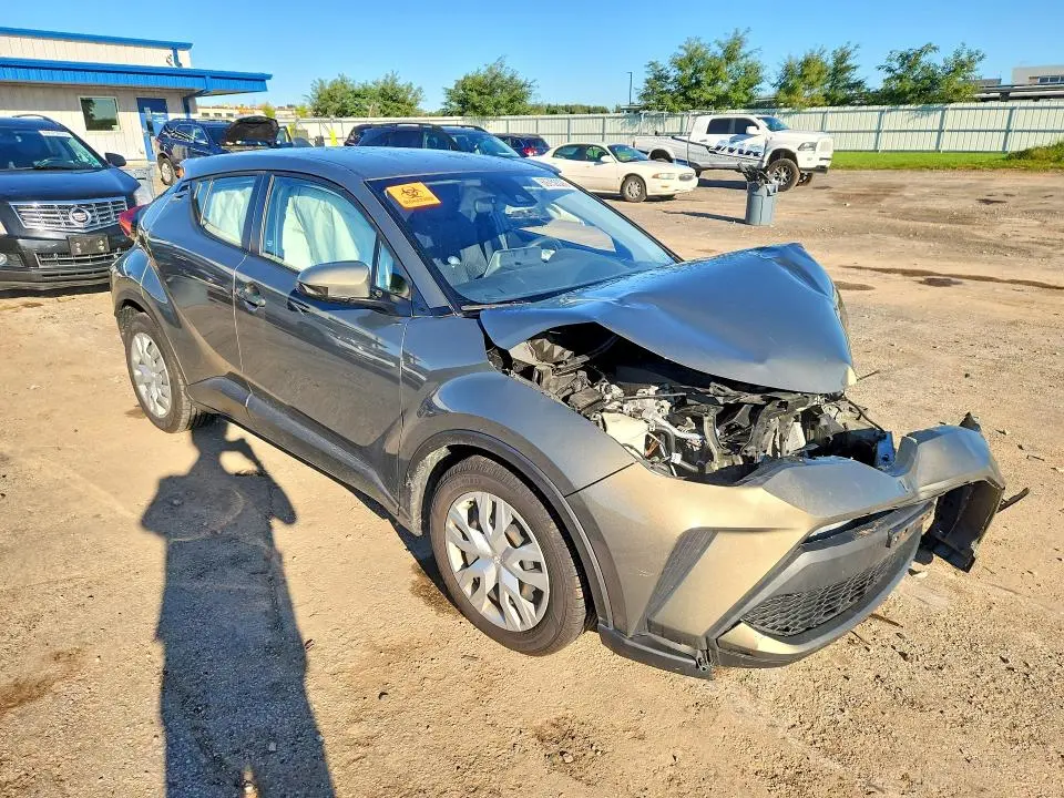 2021 TOYOTA C-HR LE  