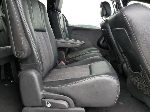 2014 CHRYSLER TOWN & COUNTRY S  