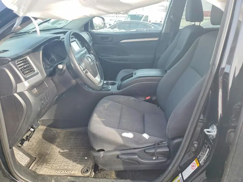 2016 TOYOTA HIGHLANDER LE  