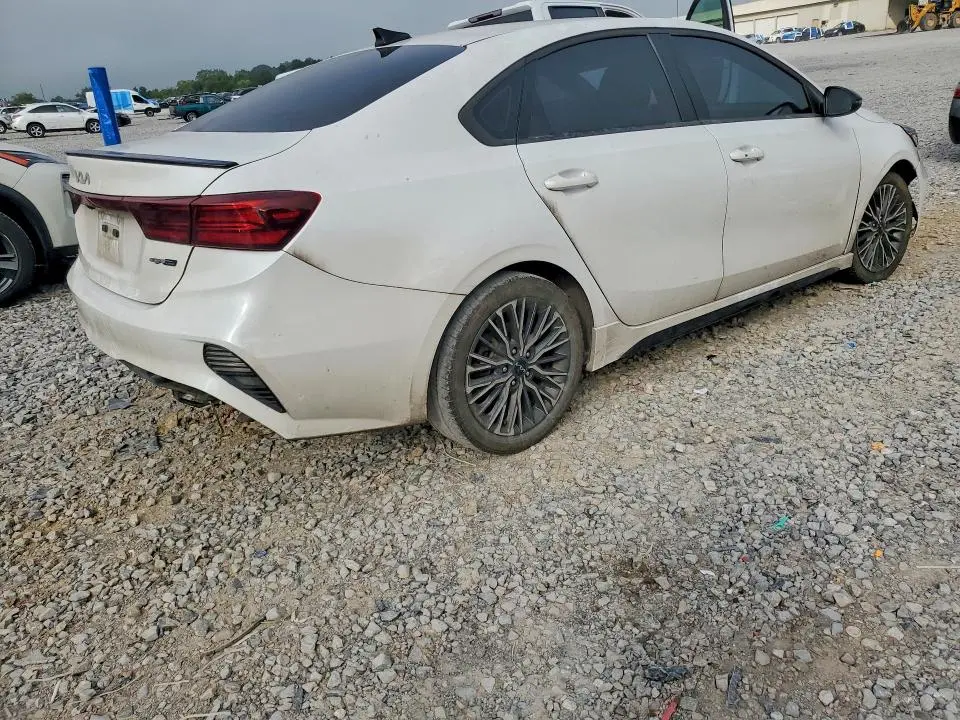2023 KIA FORTE GT LINE  