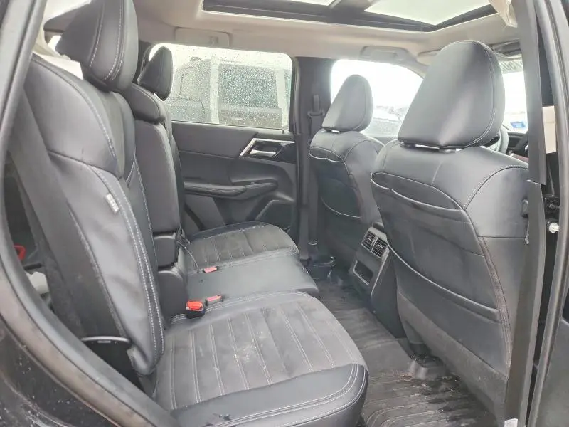2024 MITSUBISHI OUTLANDER SE  