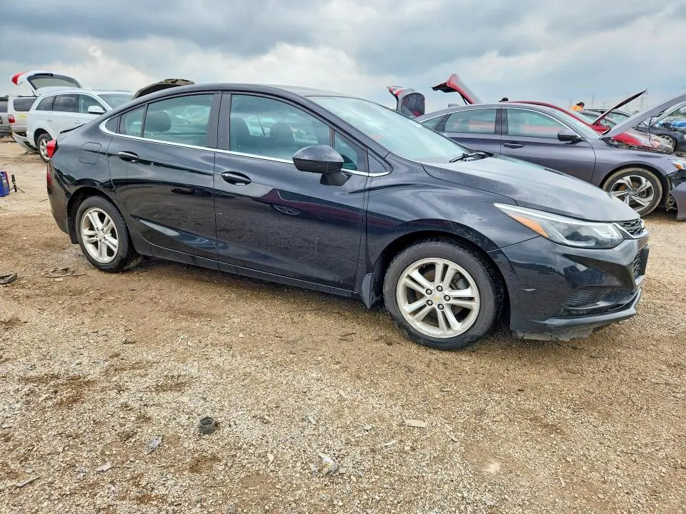 2017 CHEVROLET CRUZE LT  