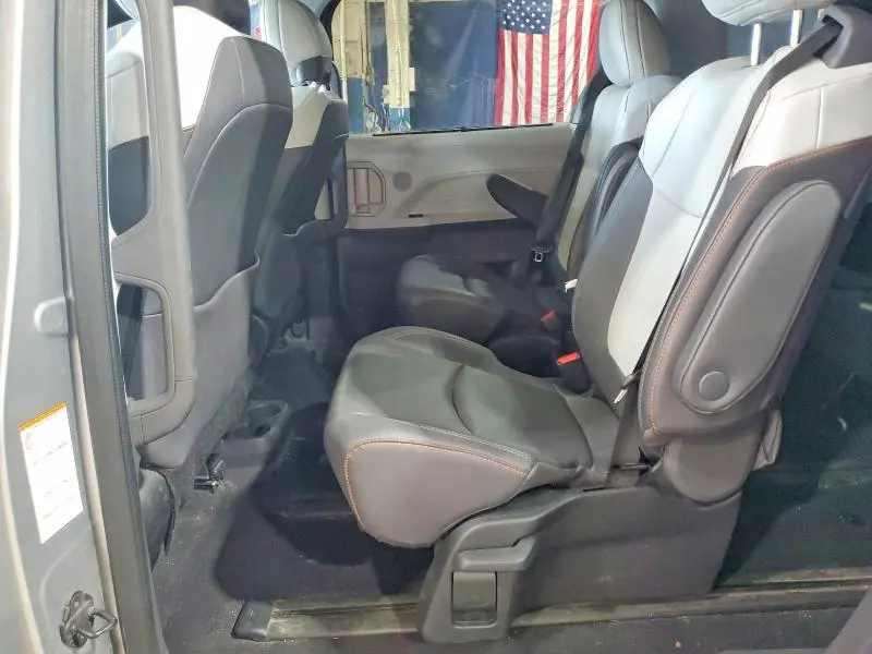 2023 TOYOTA SIENNA XSE 7-PASSENGER  