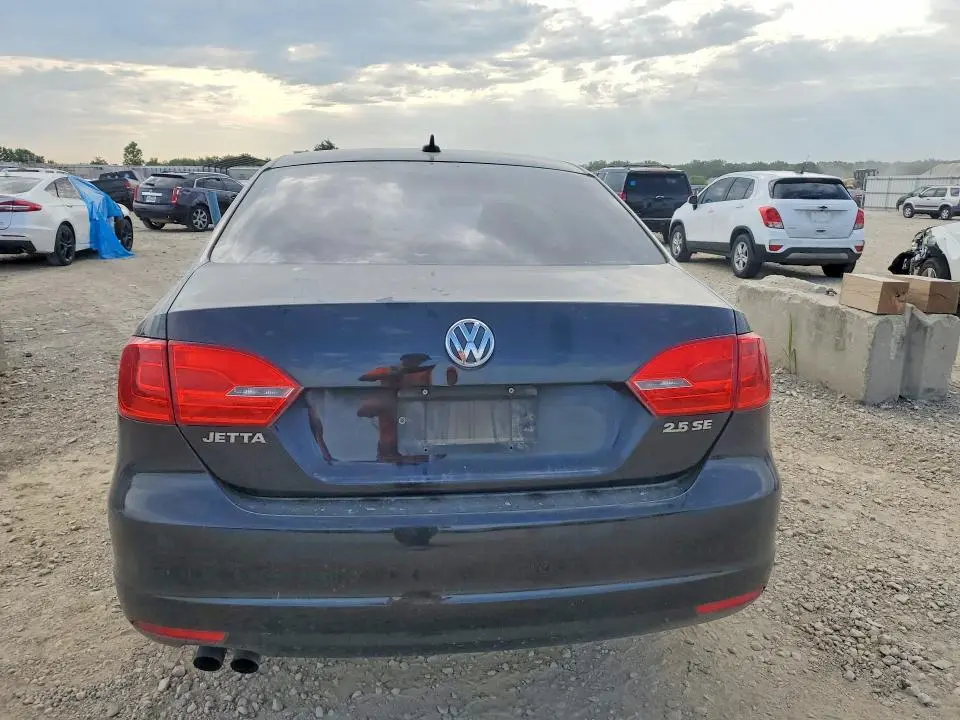 2012 VOLKSWAGEN JETTA SE  