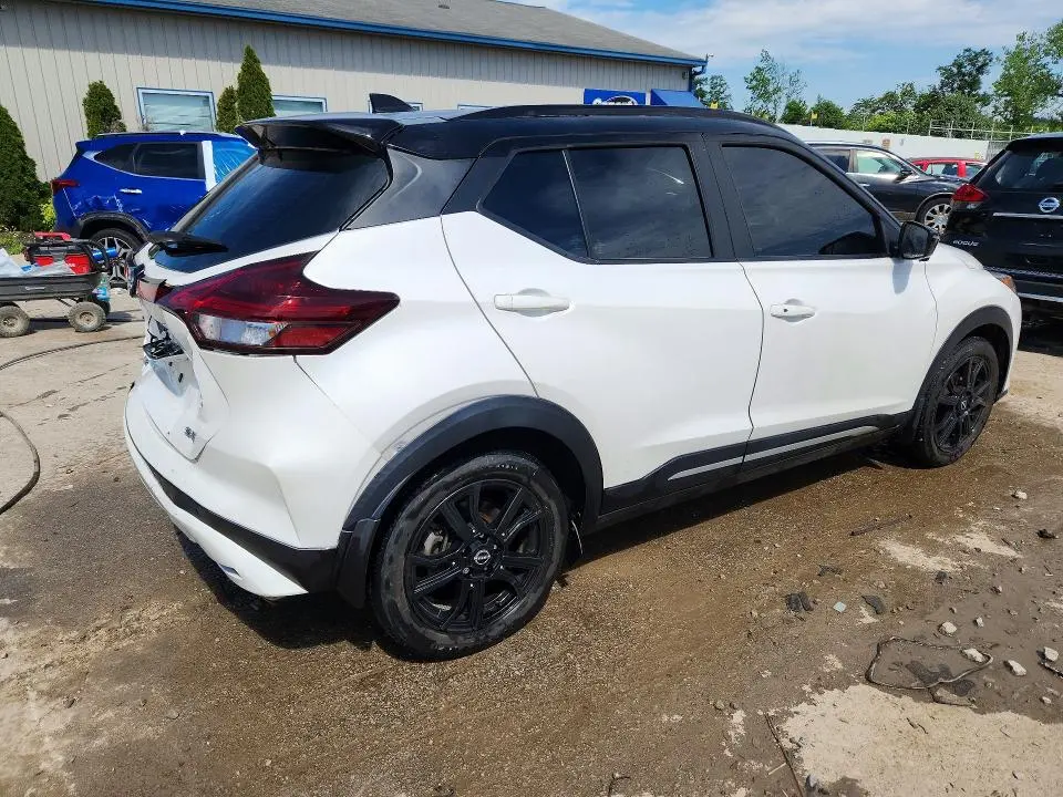 2023 NISSAN KICKS SR  