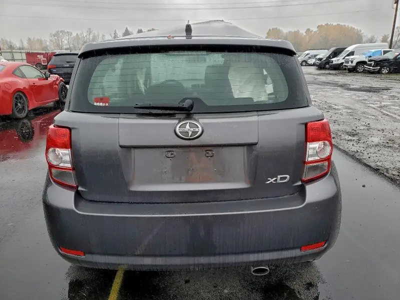 2010 TOYOTA SCION XD   