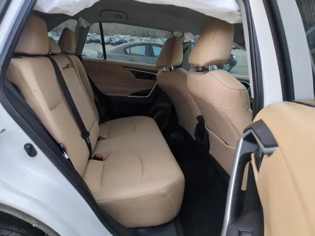 2021 TOYOTA RAV4 LE  