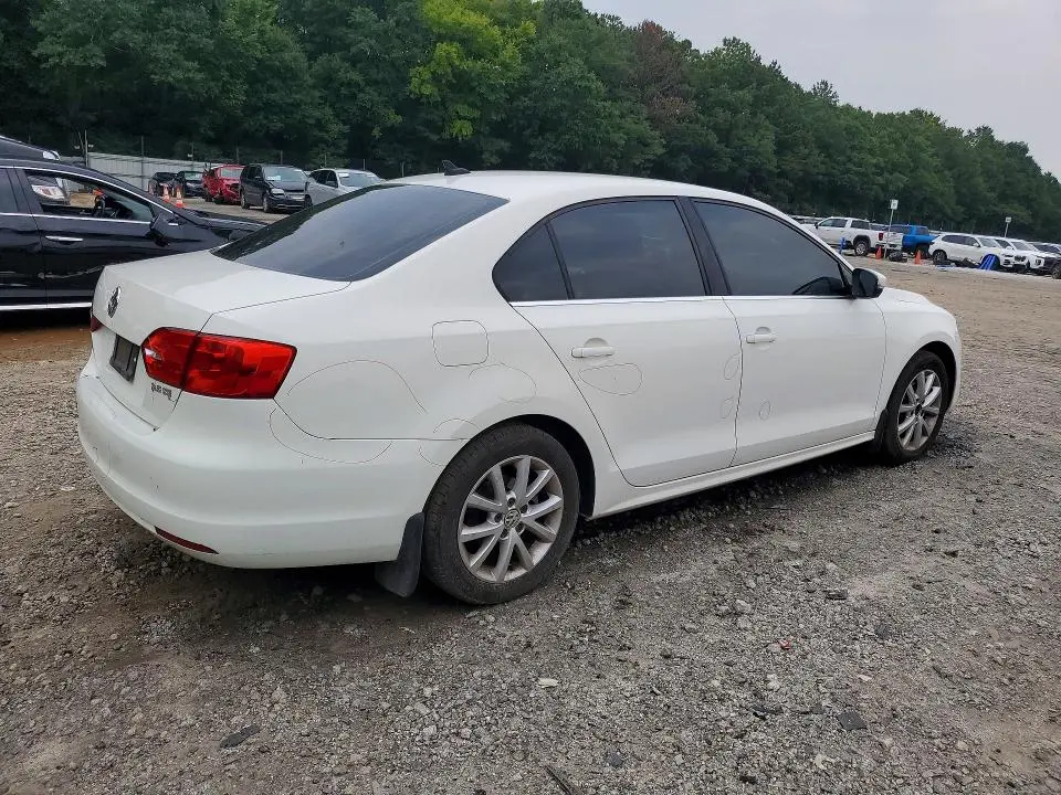2013 VOLKSWAGEN JETTA SE  