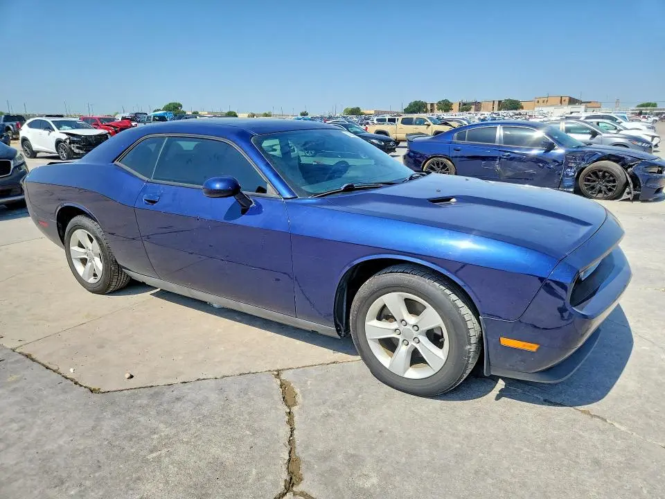 2014 DODGE CHALLENGER SXT  