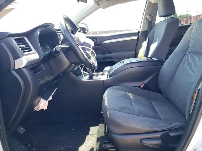 2015 TOYOTA HIGHLANDER LE  