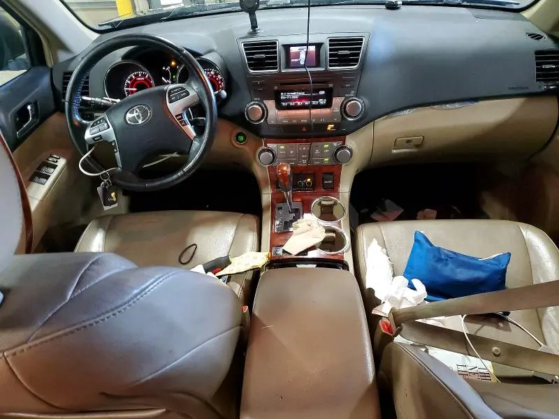 2011 TOYOTA HIGHLANDER LIMITED  