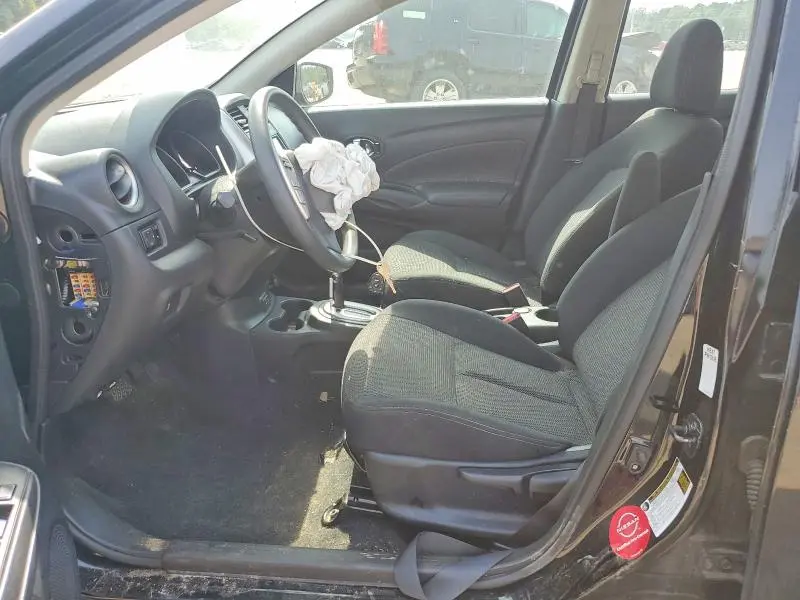 2019 NISSAN VERSA SV  