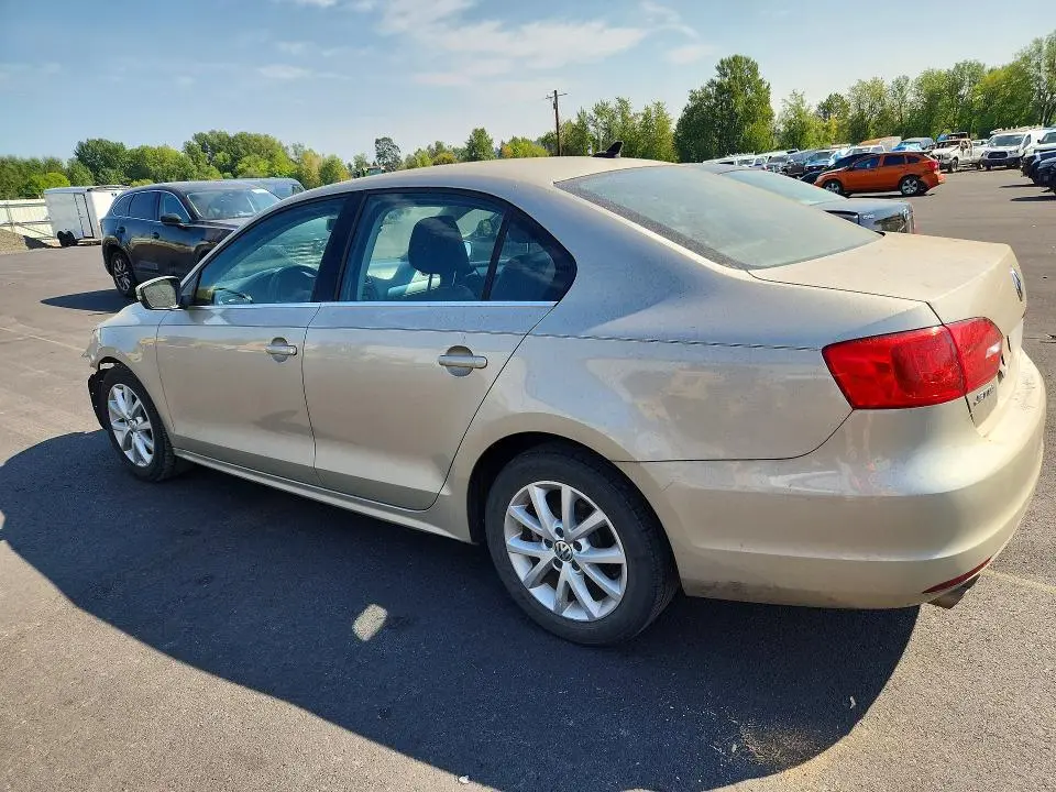 2013 VOLKSWAGEN JETTA SE  
