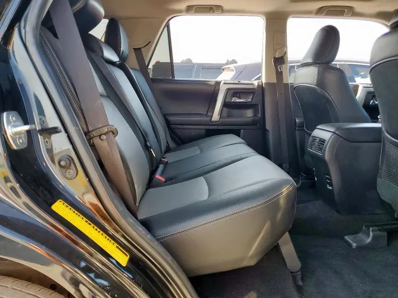 2016 TOYOTA 4RUNNER SR5  