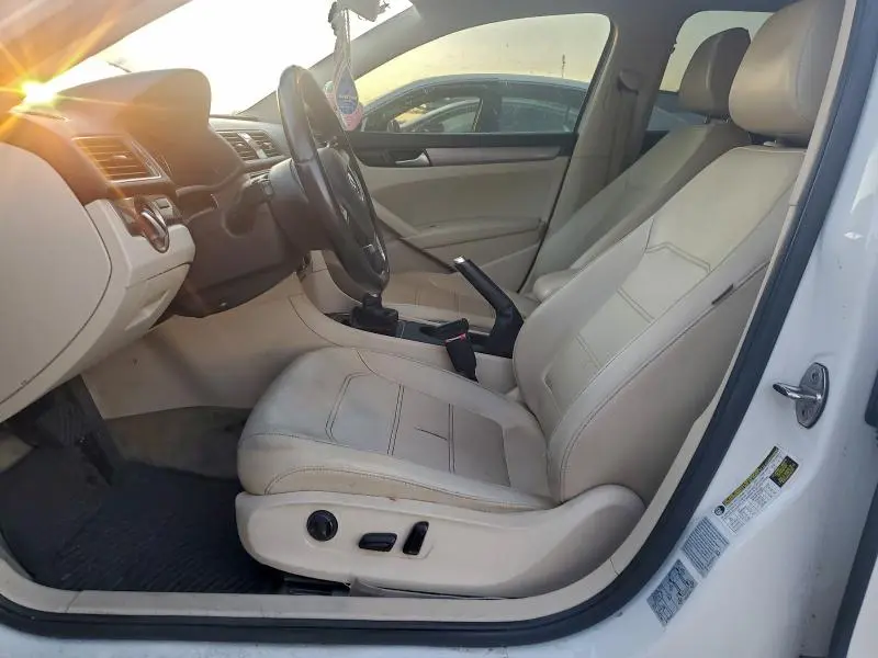 2015 VOLKSWAGEN PASSAT S  