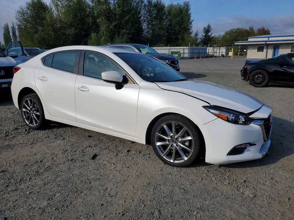 2018 MAZDA 3 TOURING  