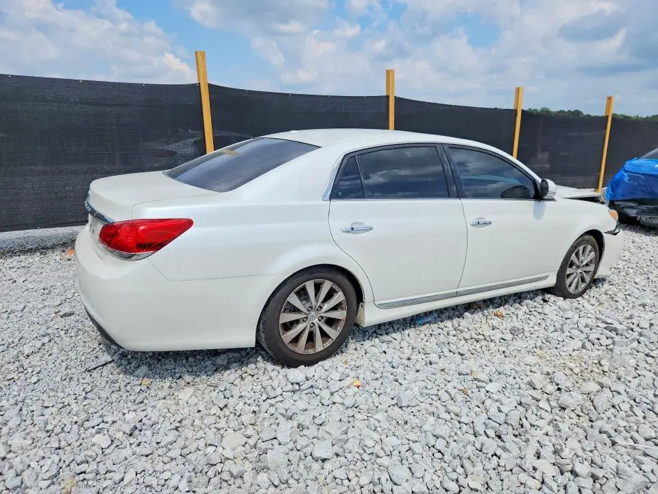 2011 TOYOTA AVALON LIMITED  